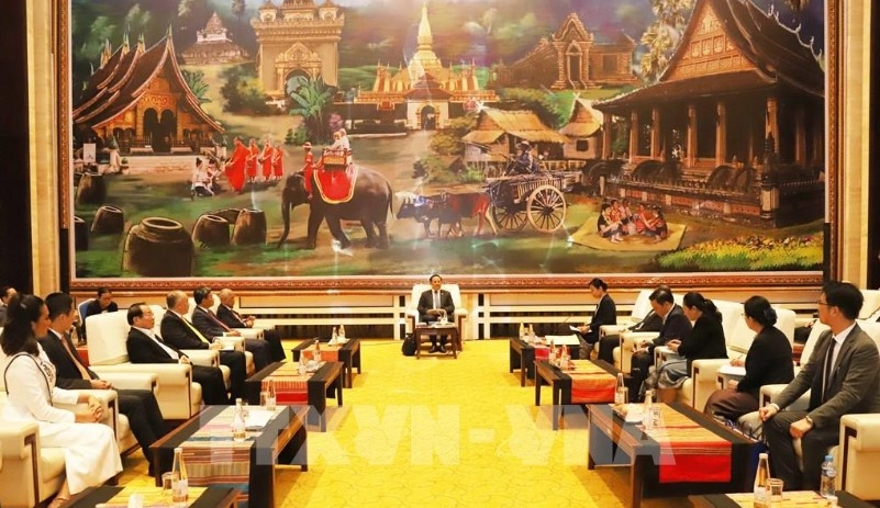 Vietnam enhances business connection for investment in Laos